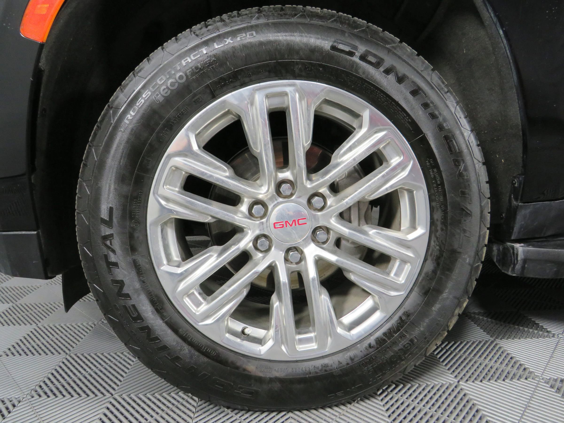 Used 2022 GMC Yukon XL Denali w/ Advanced Technology Package image 55