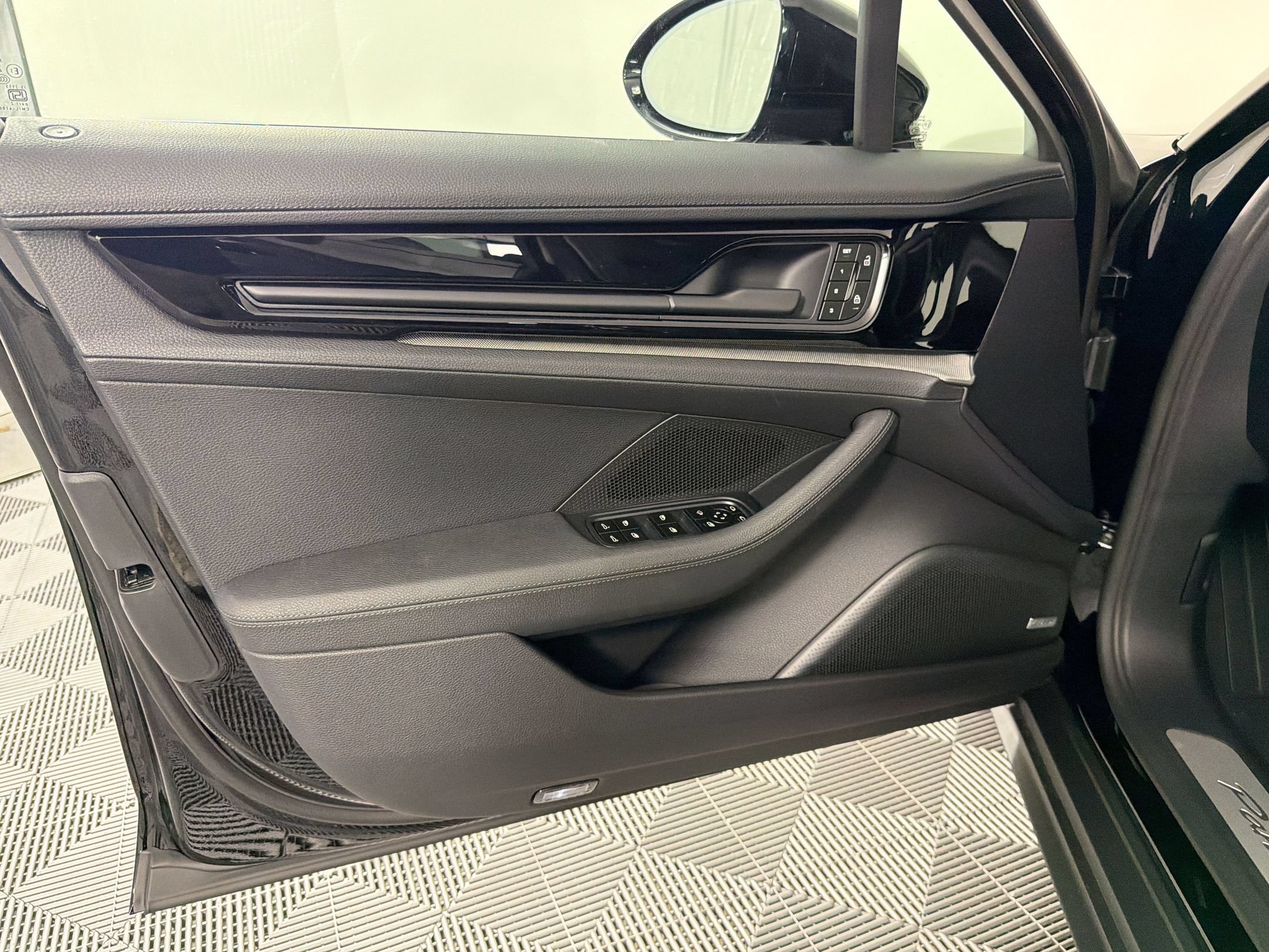New 2026 Porsche Panamera image 14