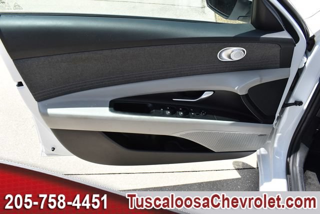 Used 2024 Hyundai Elantra Limited FWD image 18