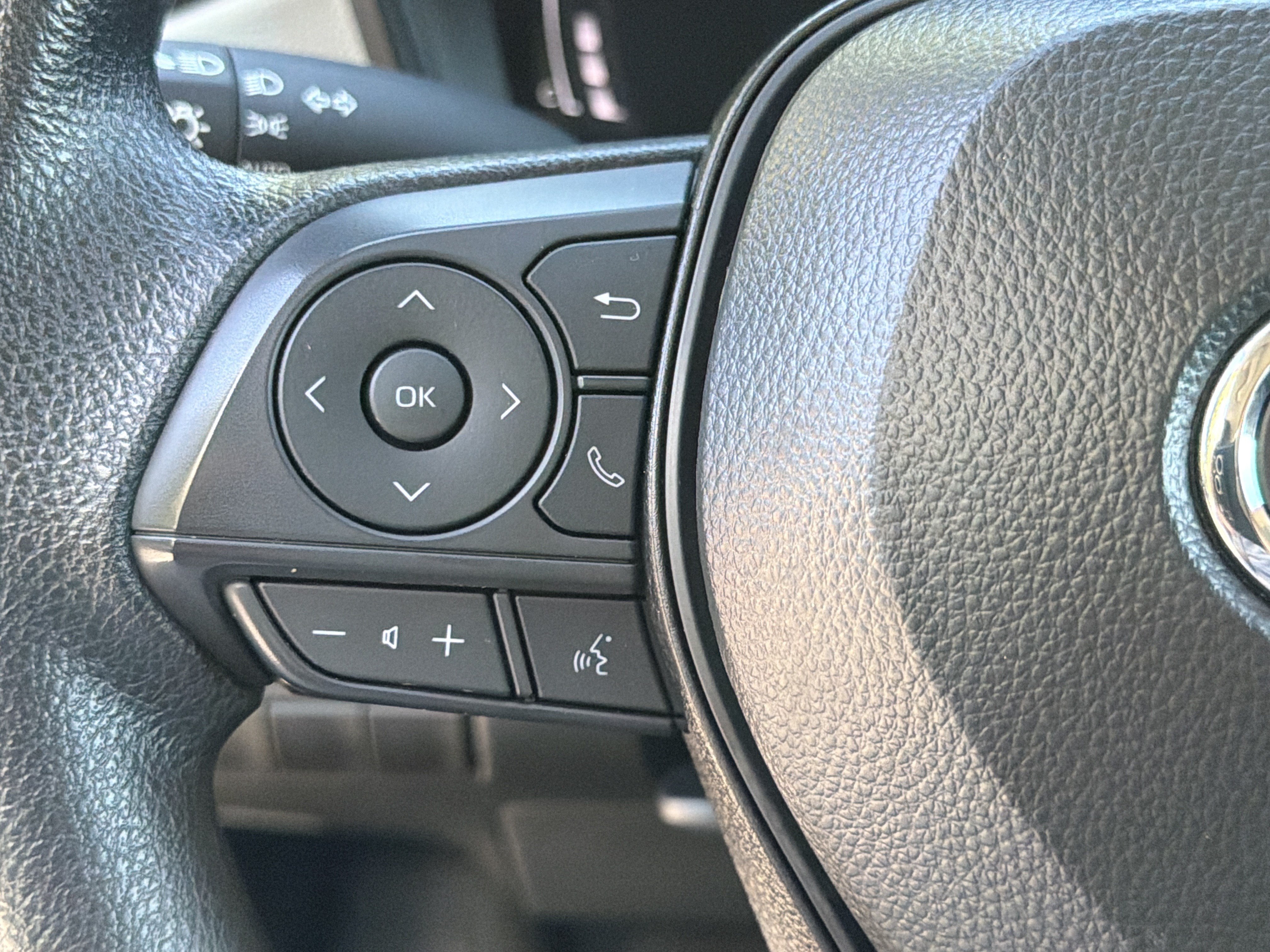 Used 2026 Toyota Corolla LE FWD image 24
