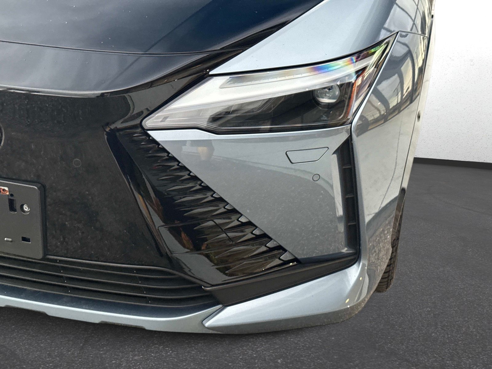 Certified 2023 Lexus RZ 450e Premium w/ Accessory Package (2T) AWD/4WD image 9
