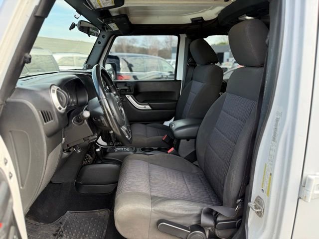 Used 2012 Jeep Wrangler Unlimited Sahara w/ Dual Top Group image 5