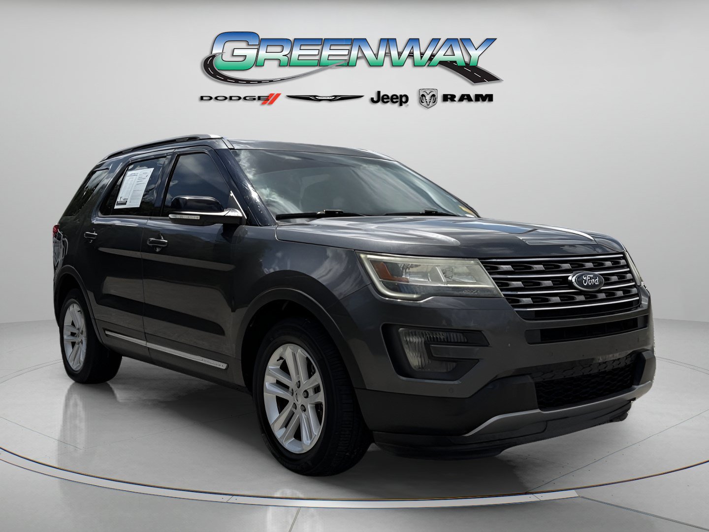 Used 2016 Ford Explorer XLT w/ Equipment Group 202A FWD image 1