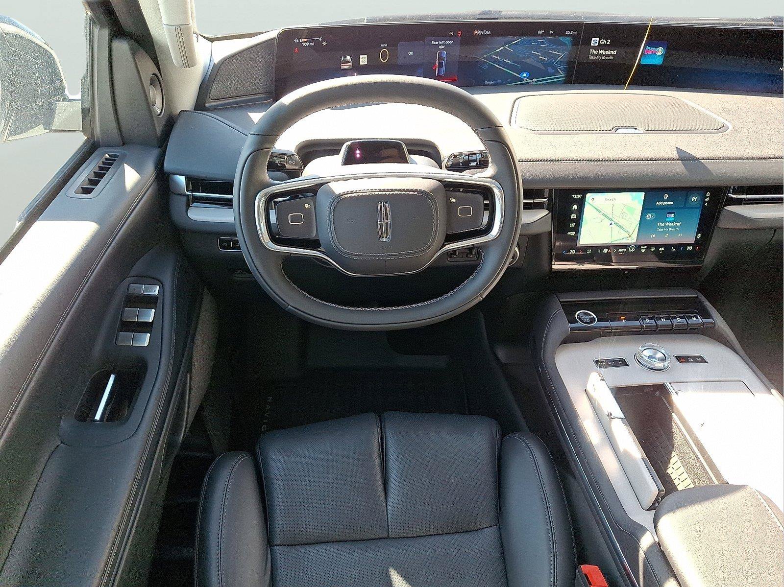 New 2025 Lincoln Navigator L Reserve AWD/4WD image 6