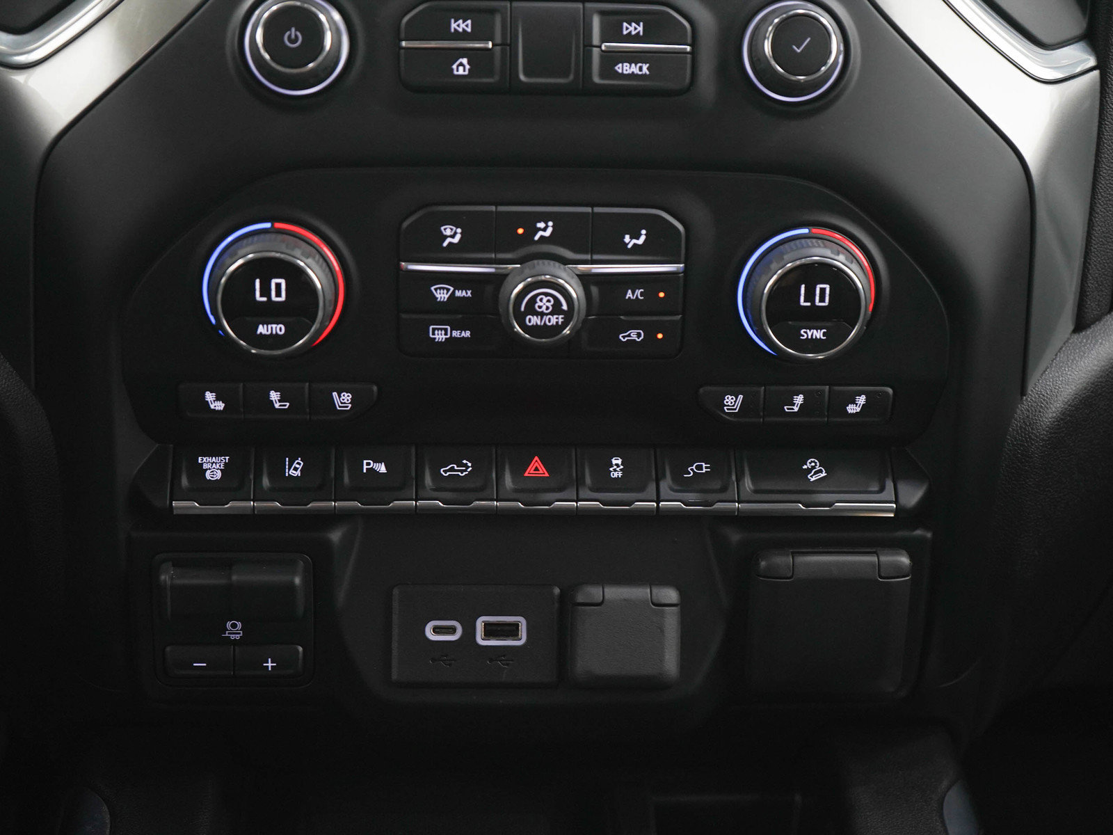 Used 2022 Chevrolet Silverado 2500 LTZ w/ LTZ Plus Package AWD/4WD image 19