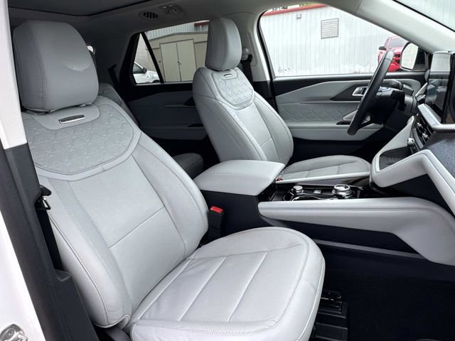 Used 2025 Ford Explorer Platinum w/ Ultimate Package image 15
