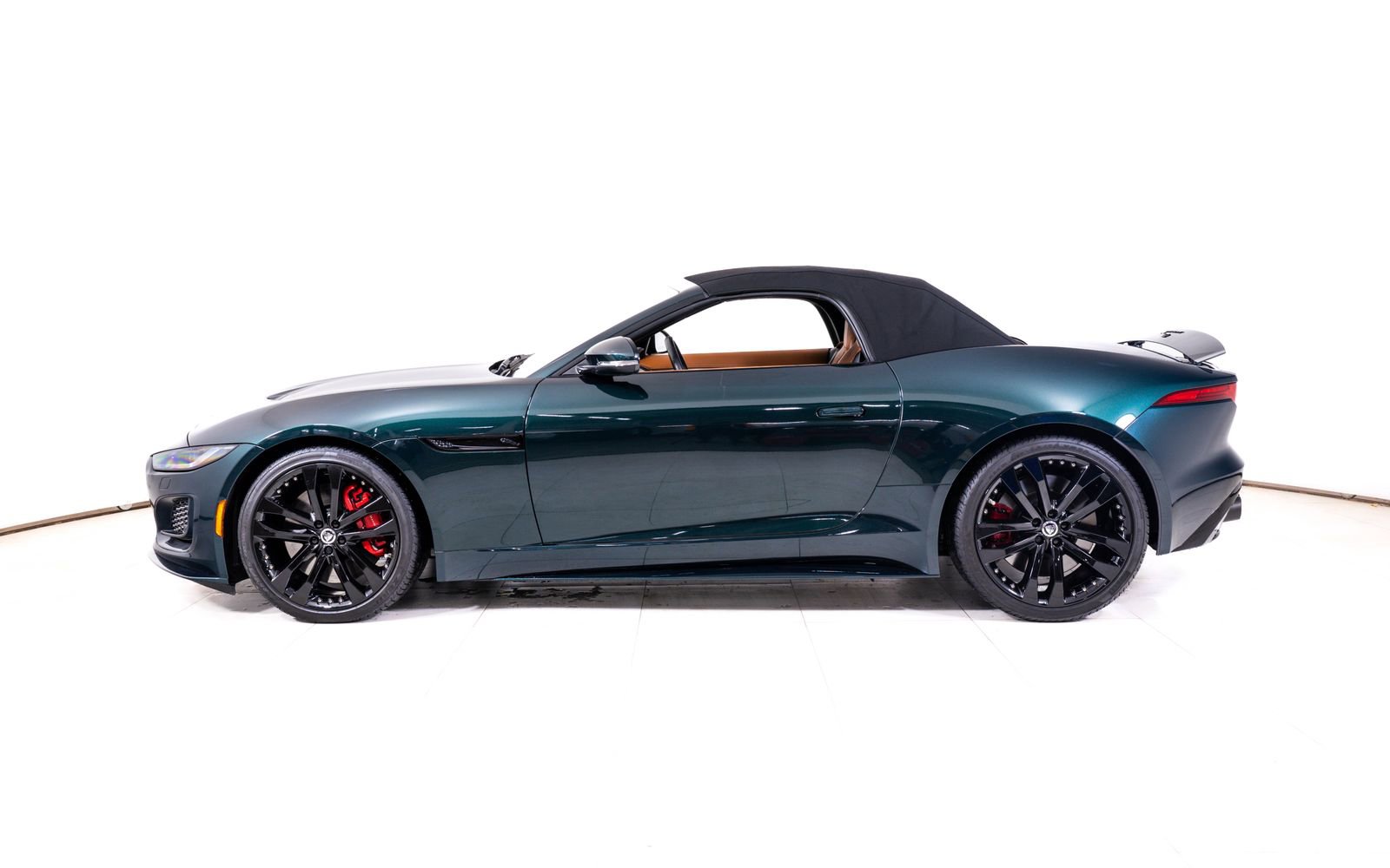 Used 2024 Jaguar F-TYPE R-Dynamic image 3