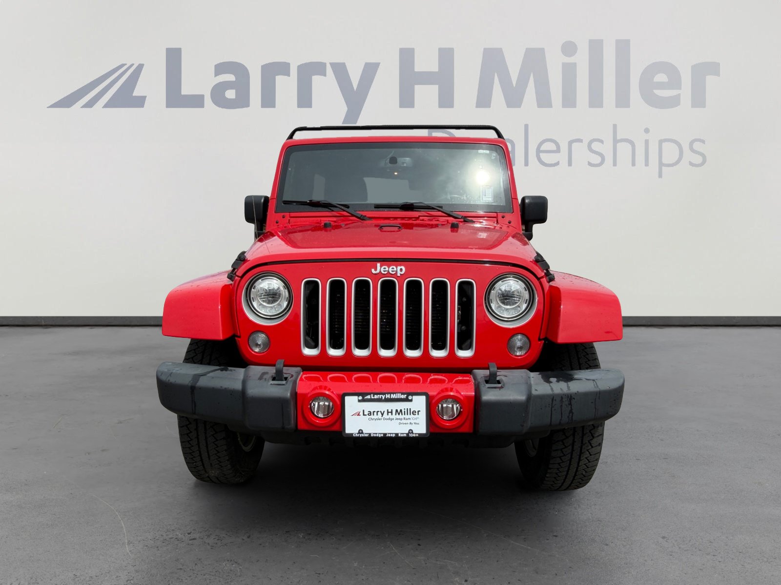 Used 2018 Jeep Wrangler Unlimited Sahara w/ Connectivity Group AWD/4WD image 9