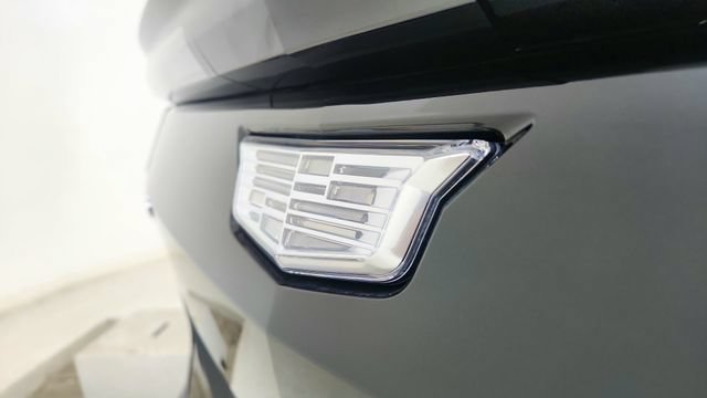 Used 2025 Cadillac Lyriq Sport AWD/4WD image 17