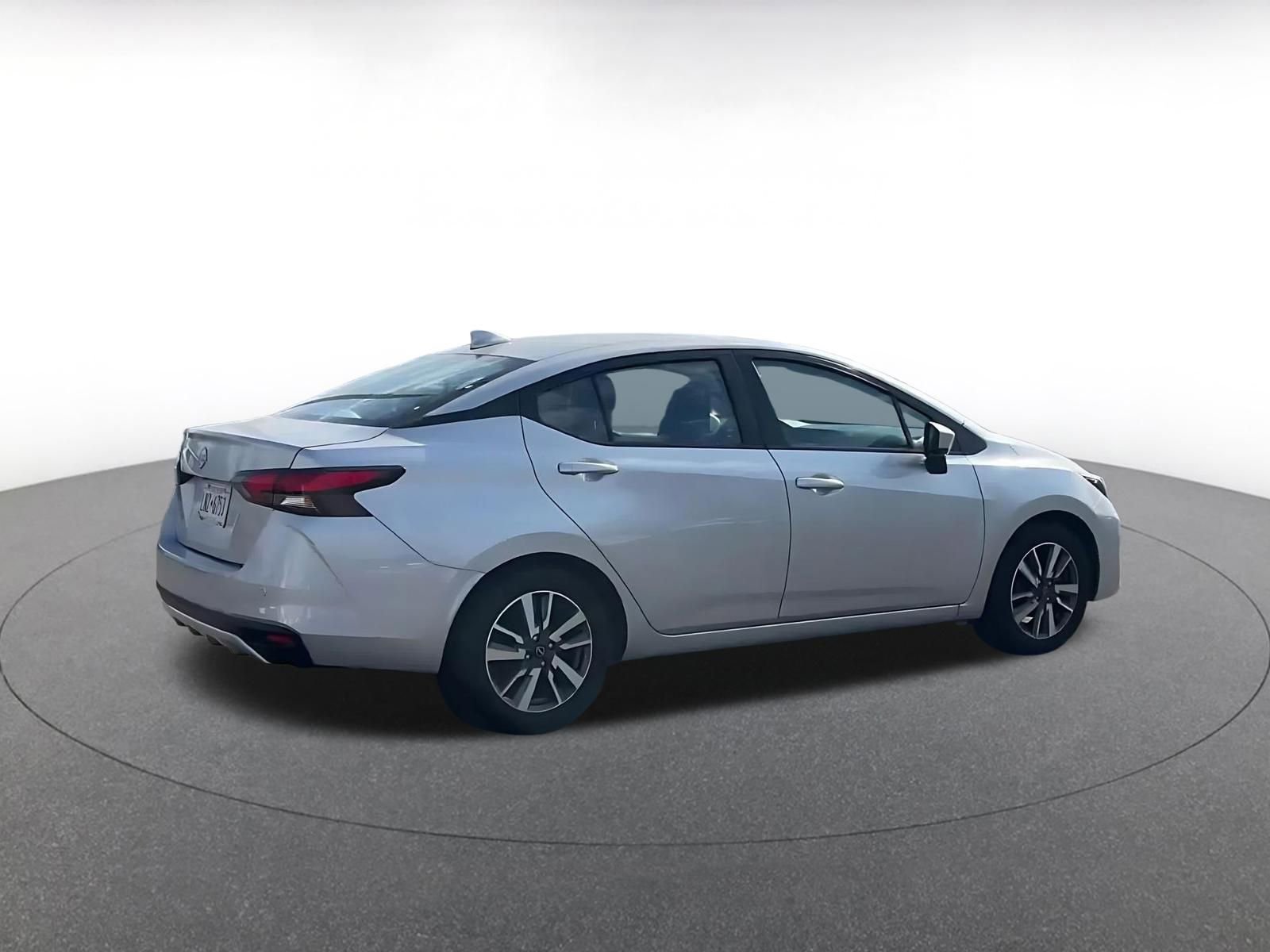 Used 2025 Nissan Versa SV image 15