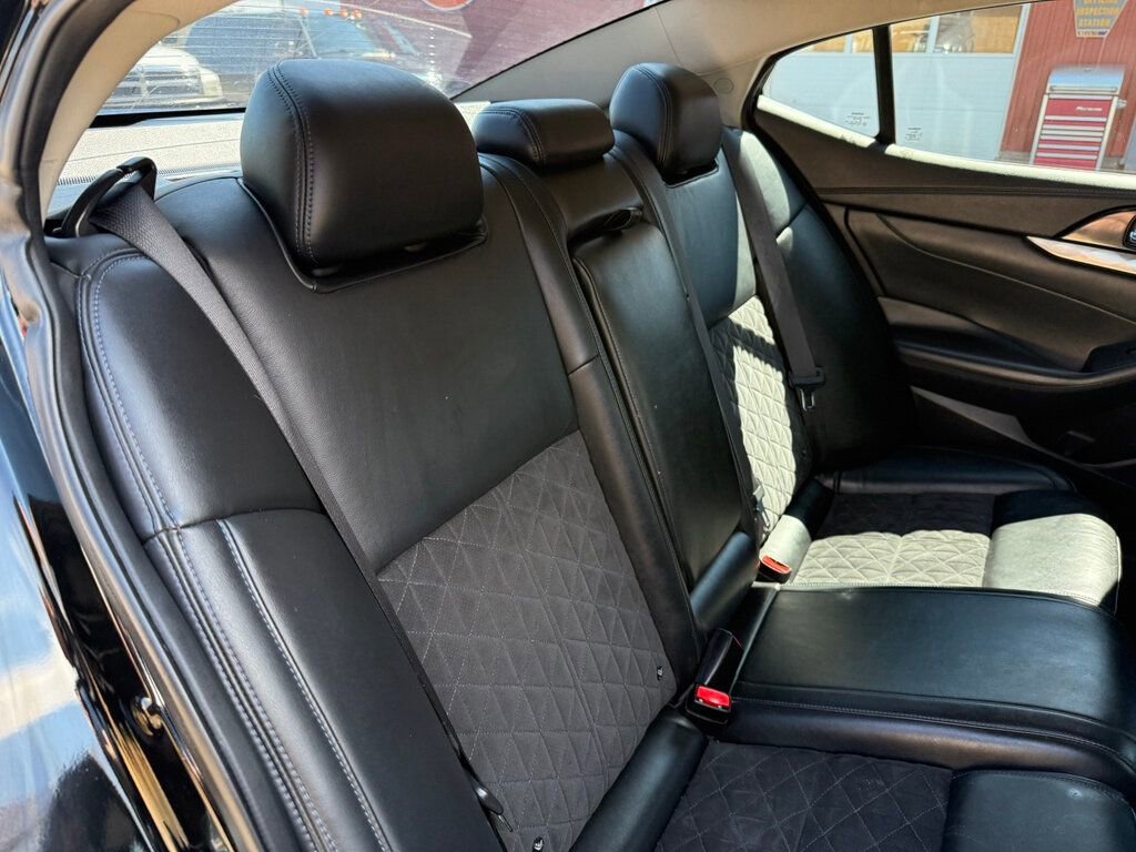 Used 2017 Nissan Maxima SR w/ Midnight Edition image 37