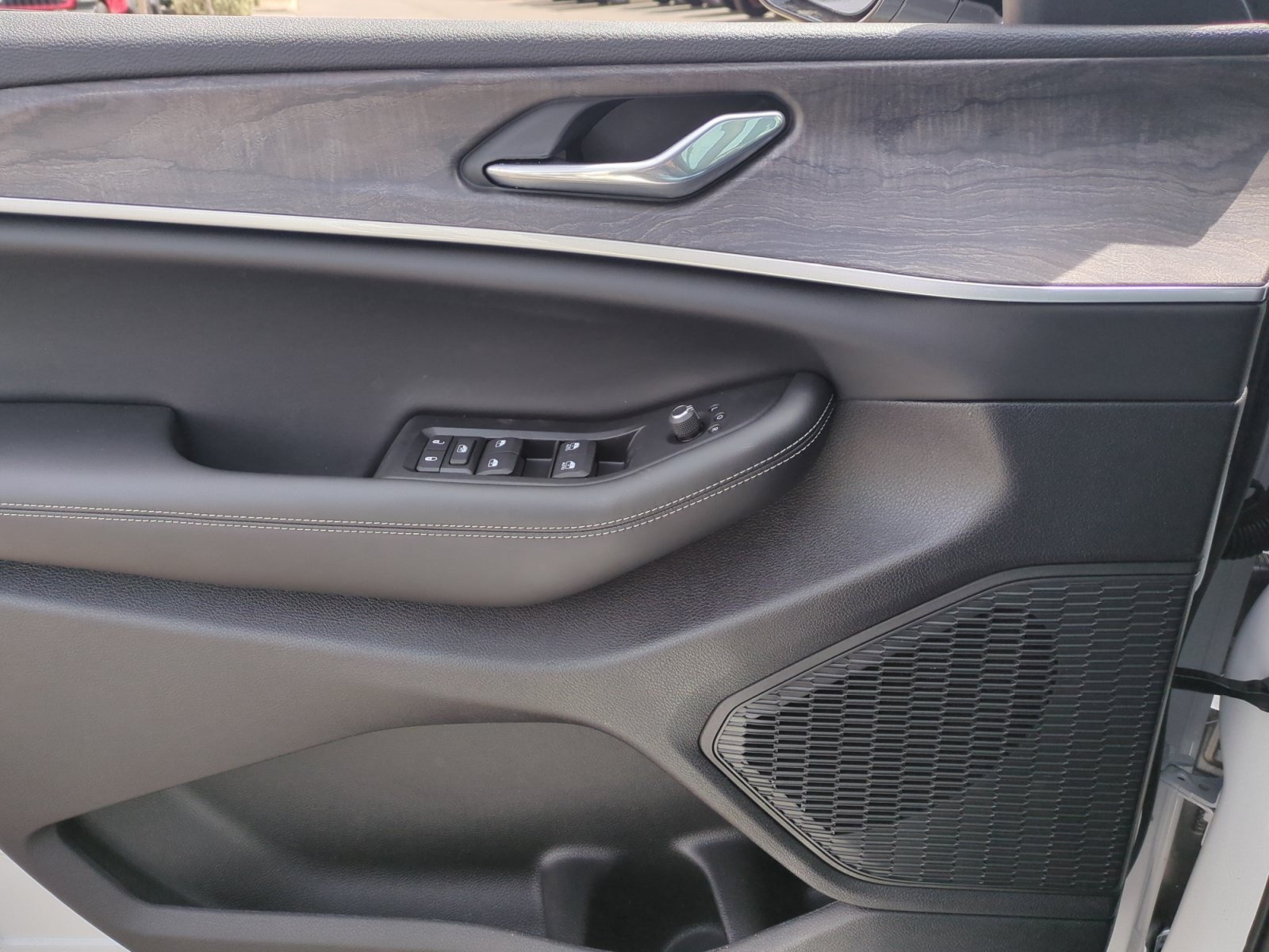 New 2026 Jeep Grand Cherokee Altitude AWD/4WD image 13