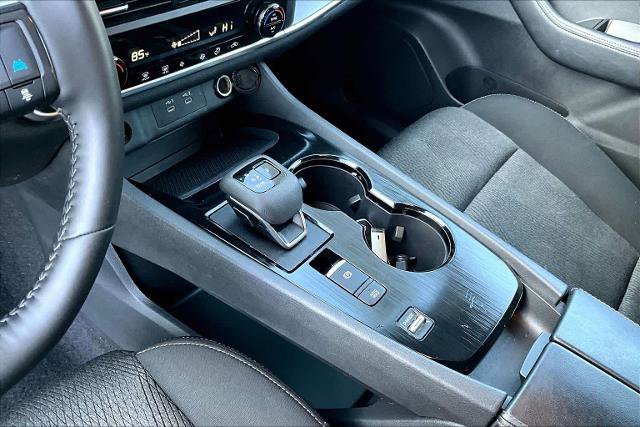 Certified 2025 Nissan Rogue SV image 15