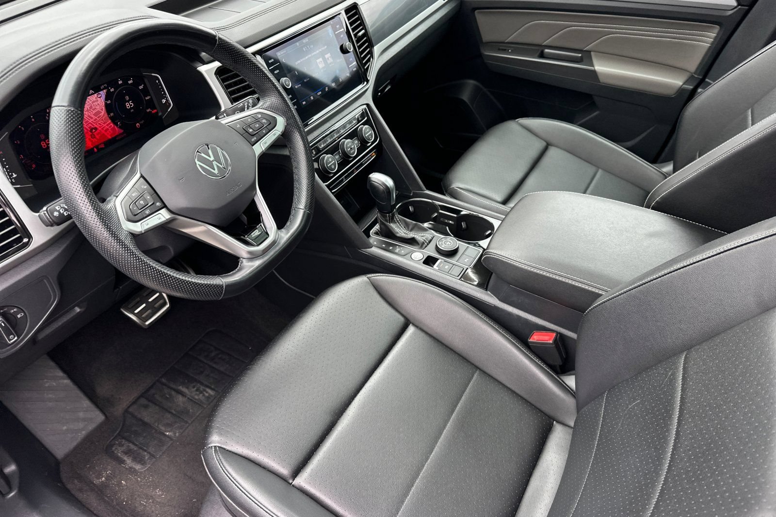 Used 2023 Volkswagen Atlas SEL R-Line AWD/4WD image 10