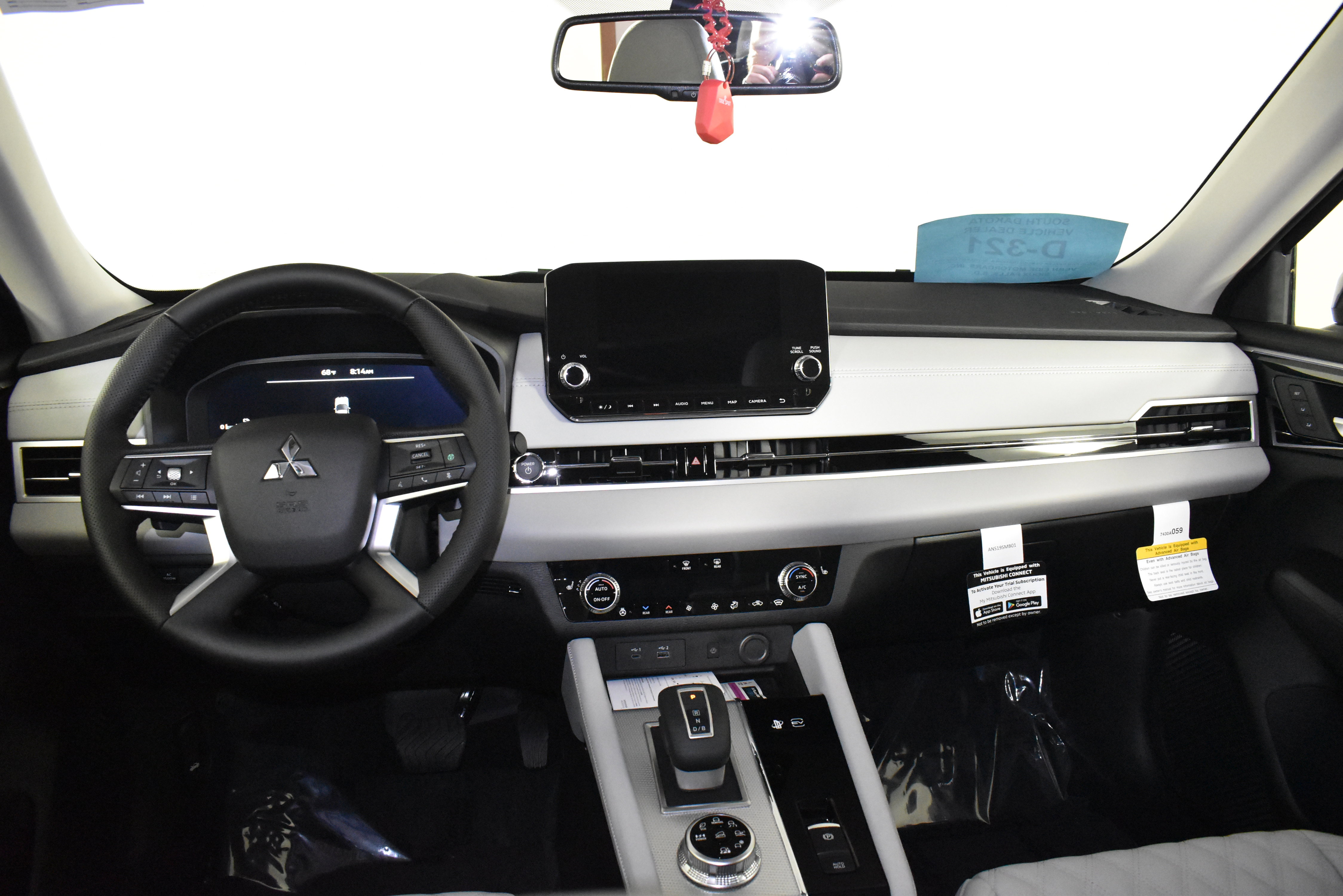 Used 2025 Mitsubishi Outlander SEL image 11