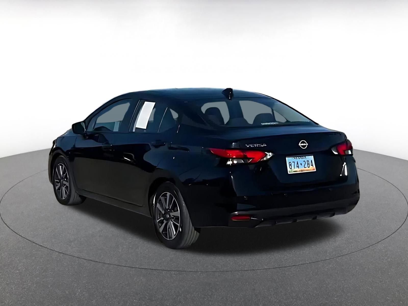 Used 2025 Nissan Versa SV image 10