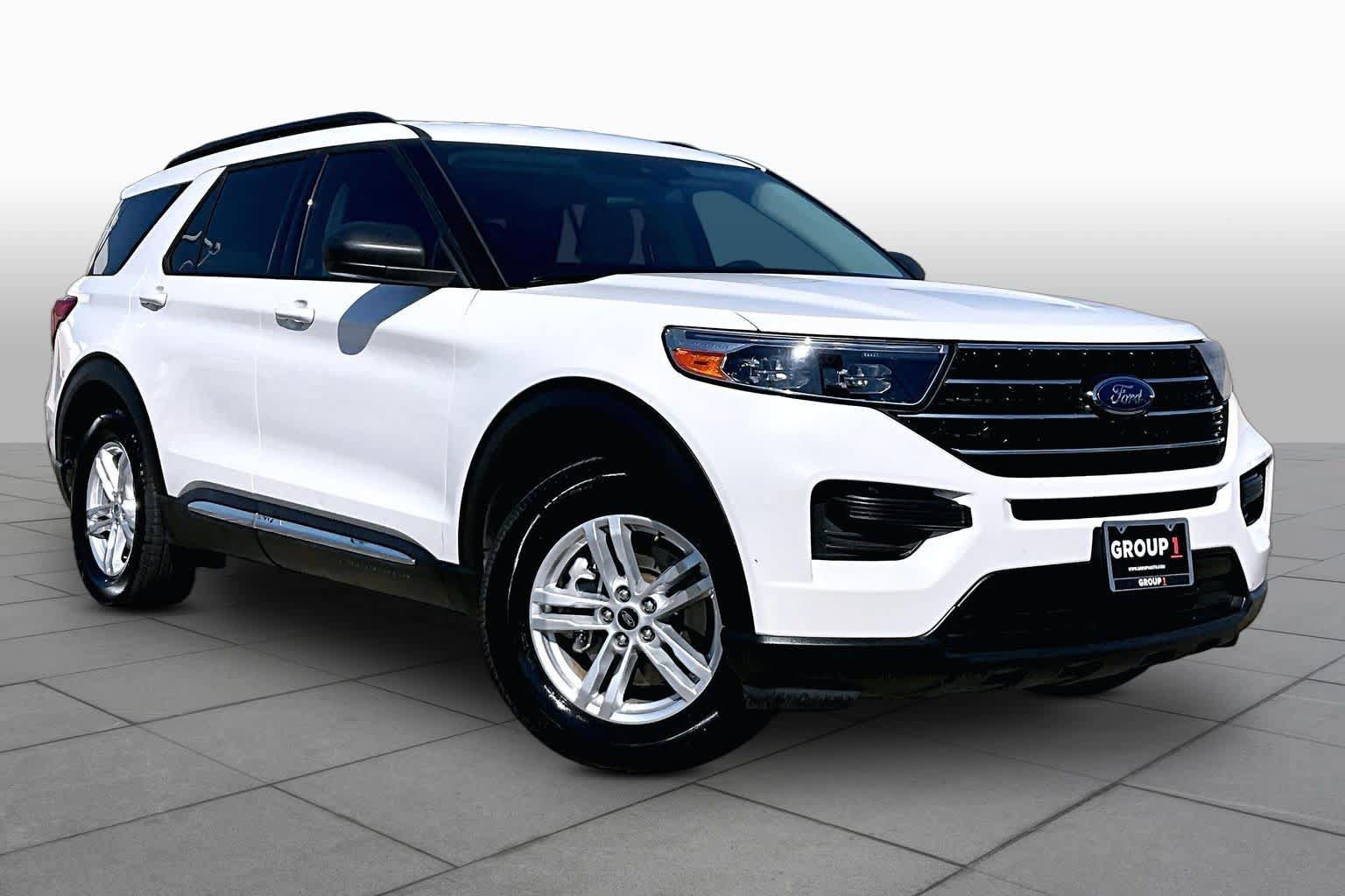 Used 2021 Ford Explorer XLT RWD image 3