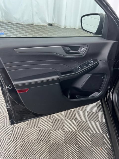 Used 2023 Ford Escape Active w/ Tech Pack #1 AWD/4WD image 8