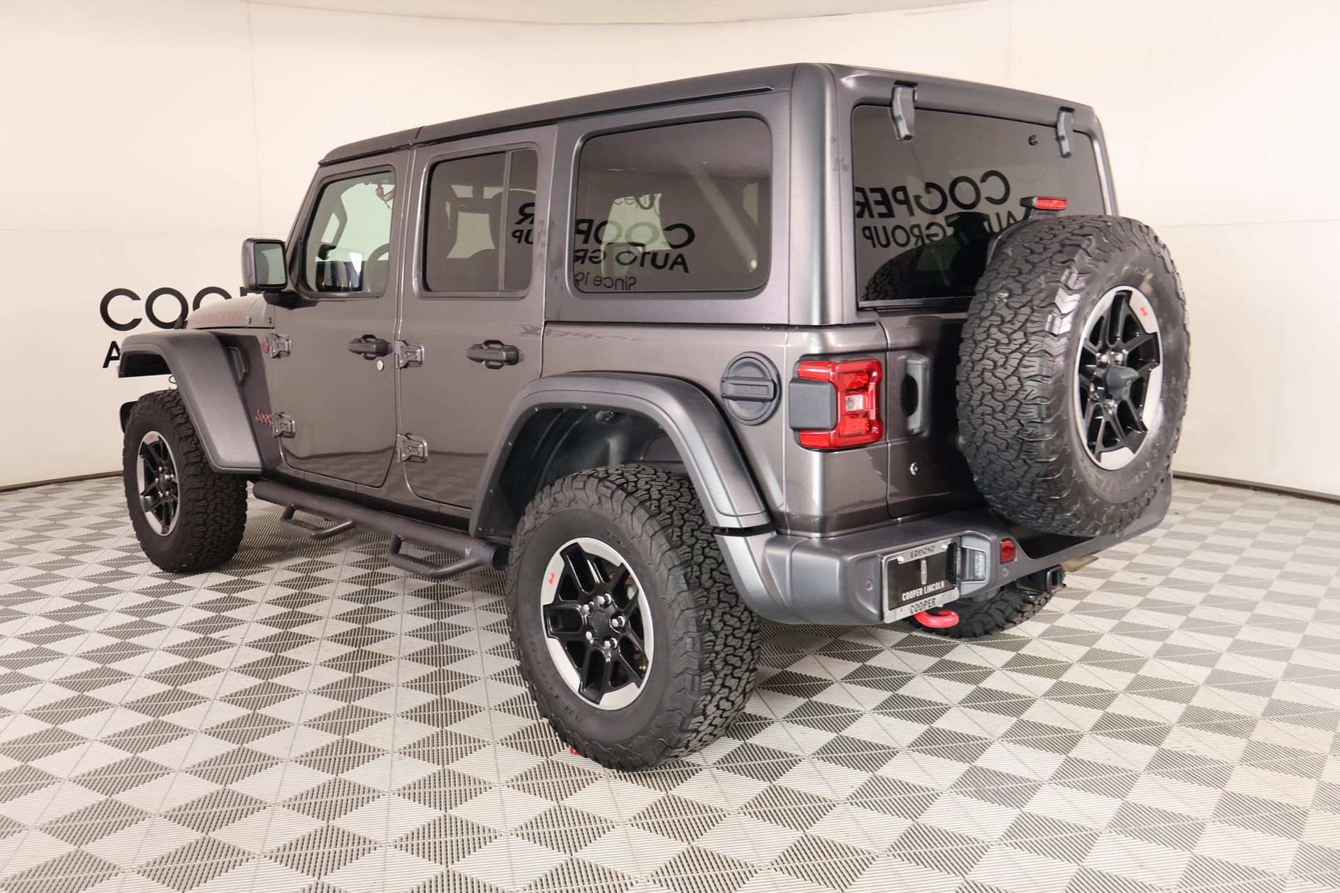 Used 2018 Jeep Wrangler Unlimited Rubicon w/ Dual Top Group AWD/4WD image 22