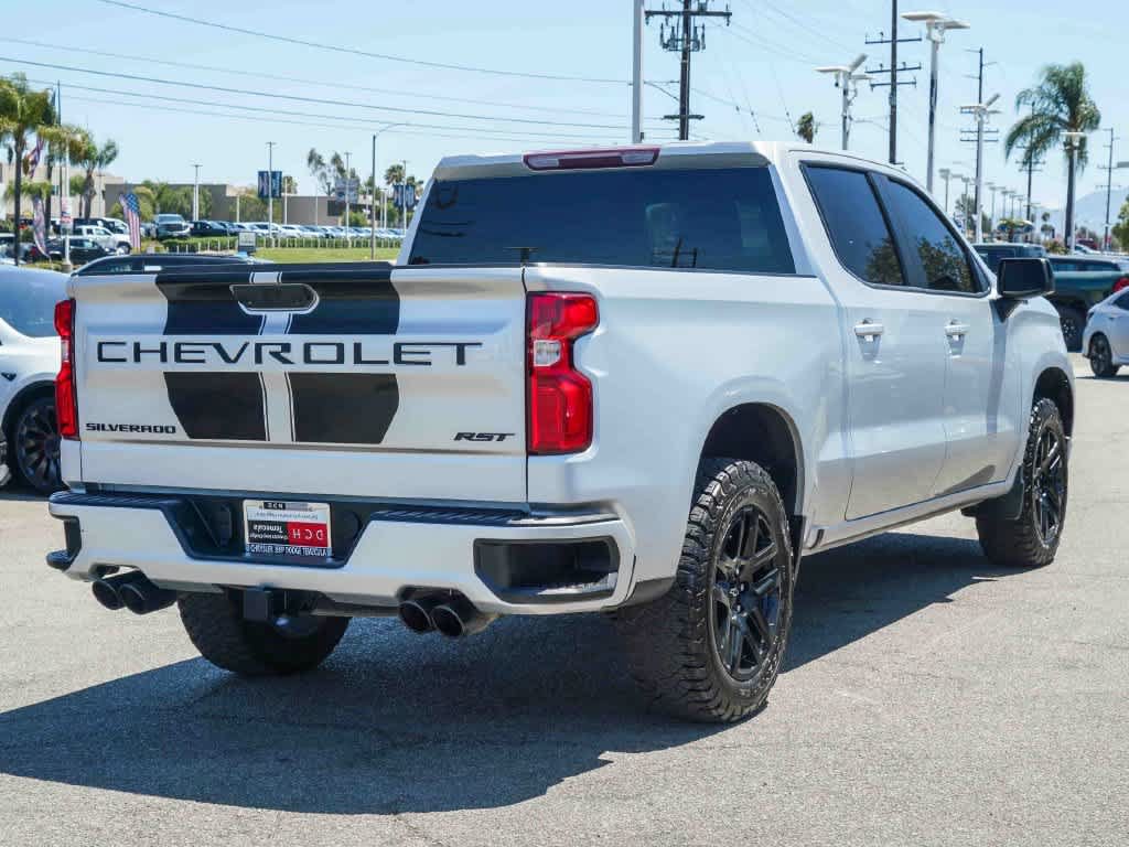 Used 2022 Chevrolet Silverado 1500 RST AWD/4WD image 2