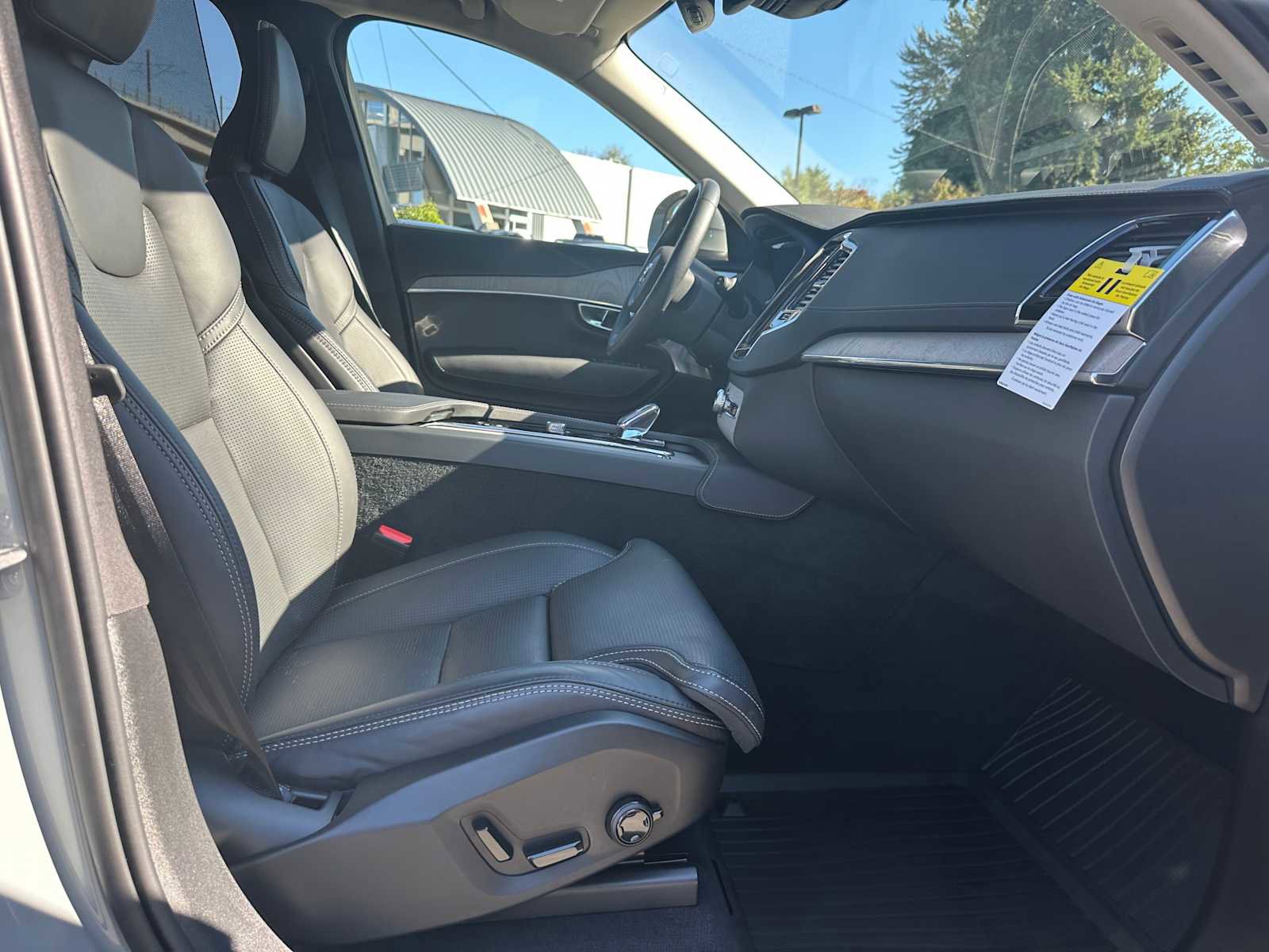Certified 2025 Volvo XC90 B6 Ultra w/ Protection Package Premier image 10