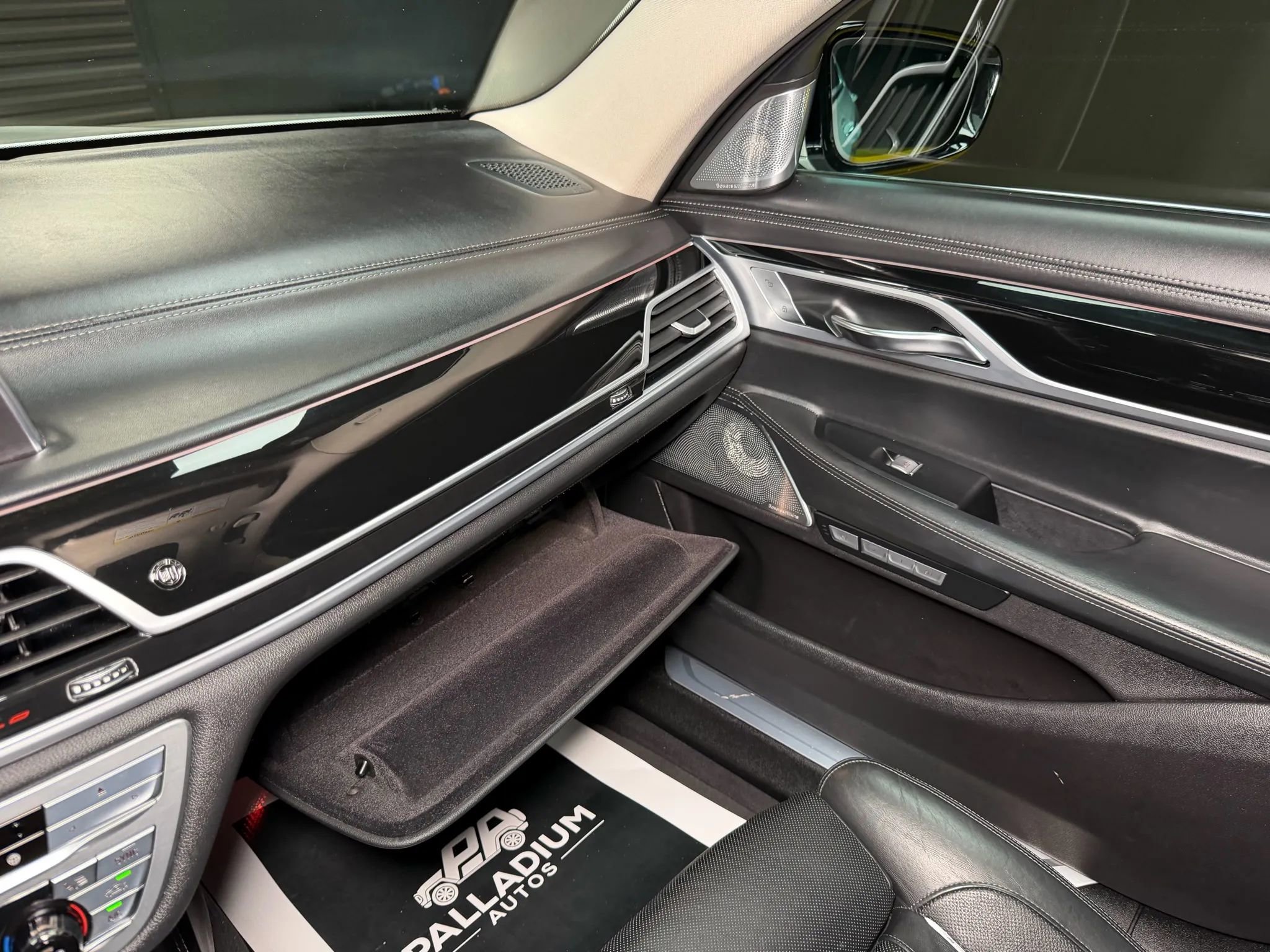 Used 2017 BMW 750i xDrive image 58