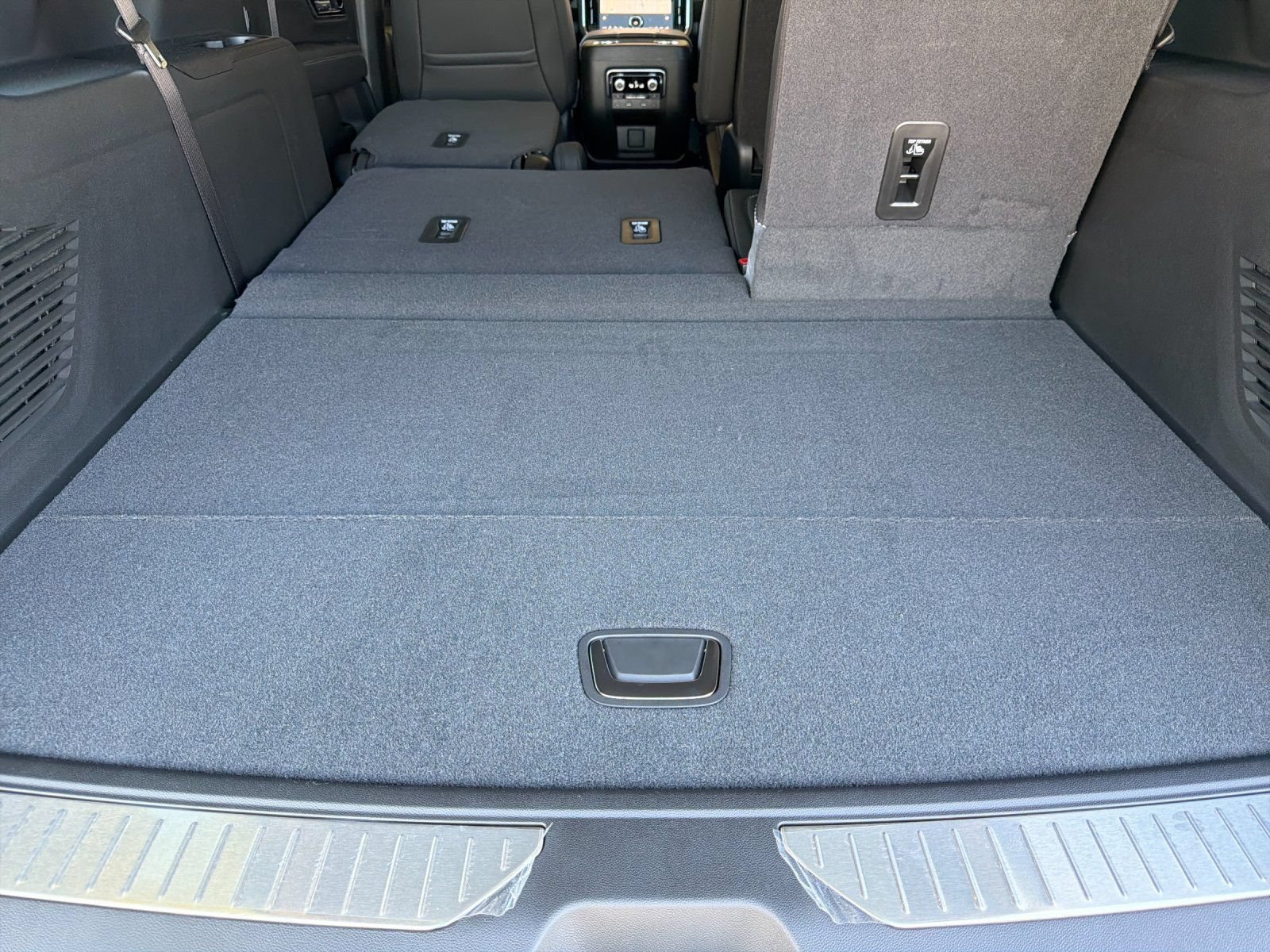 New 2026 GMC Yukon XL Denali w/ Denali Reserve Package AWD/4WD image 17