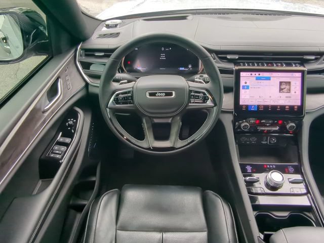 Used 2022 Jeep Grand Cherokee Overland w/ Adv Protech Group III AWD/4WD image 19