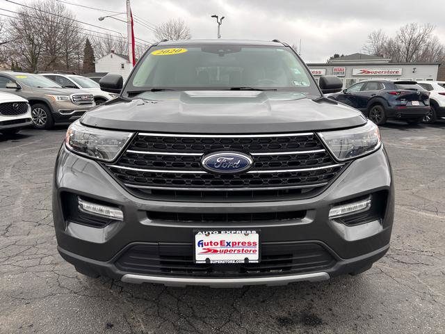 Used 2020 Ford Explorer XLT w/ Equipment Group 202A image 2