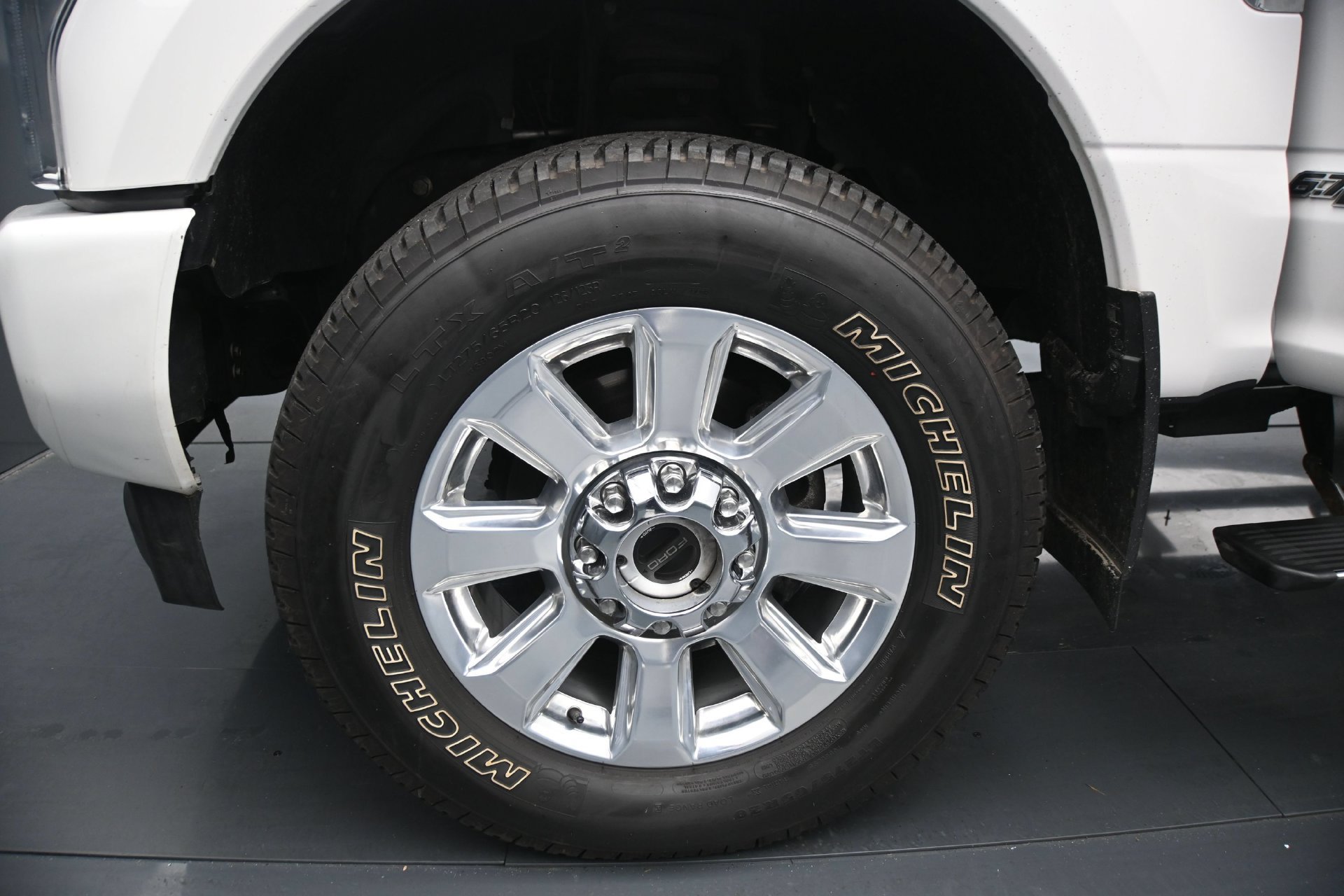 Used 2019 Ford F350 Platinum w/ Platinum Ultimate Package AWD/4WD image 27