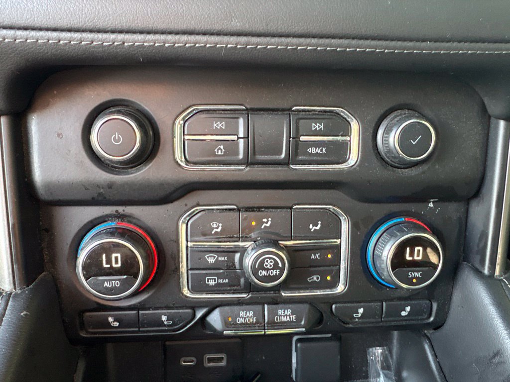Used 2021 Chevrolet Tahoe Z71 w/ Z71 Signature Package AWD/4WD image 16