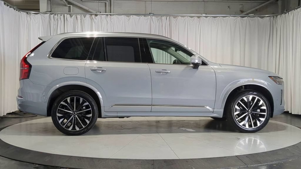 Used 2026 Volvo XC90 B5 Plus w/ Protection Package AWD/4WD image 10