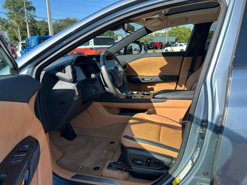 Used 2023 Lexus RZ 450e Premium w/ Technology Package AWD/4WD image 25