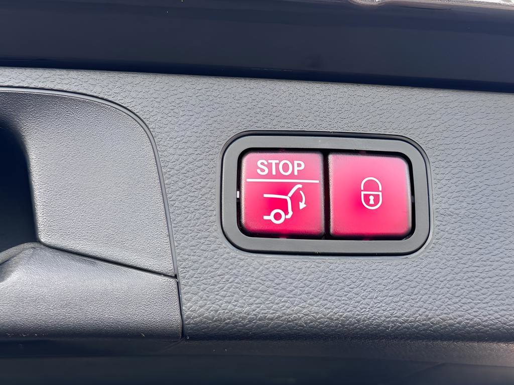 Used 2021 Mercedes-Benz GLC 300 4MATIC image 41