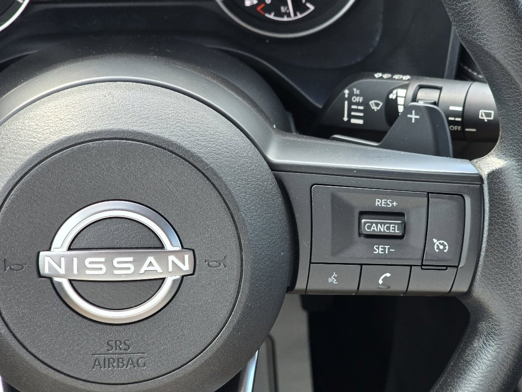 Used 2023 Nissan Rogue S image 16