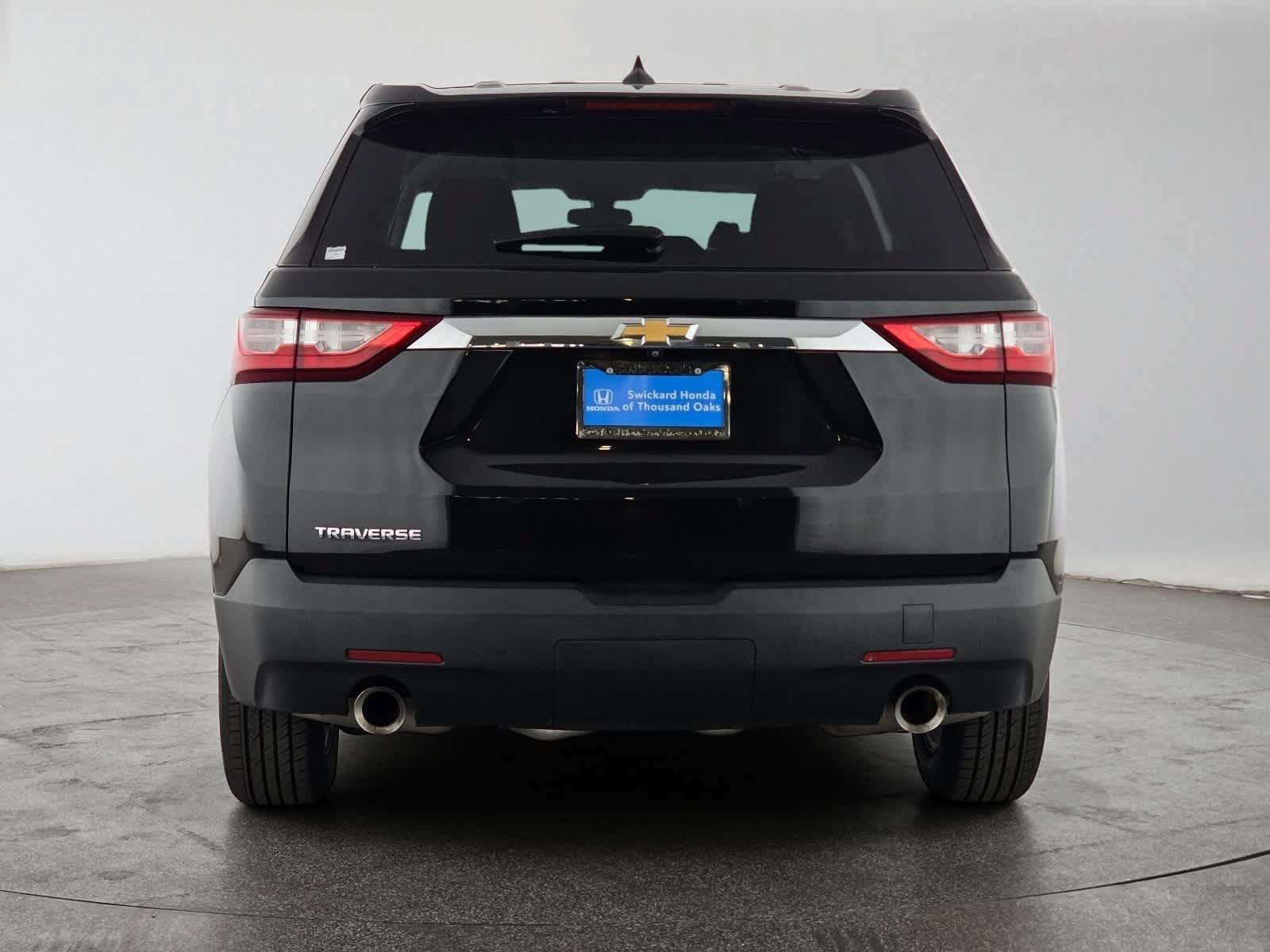 Used 2021 Chevrolet Traverse LS w/ LPO, Cargo Package FWD image 4