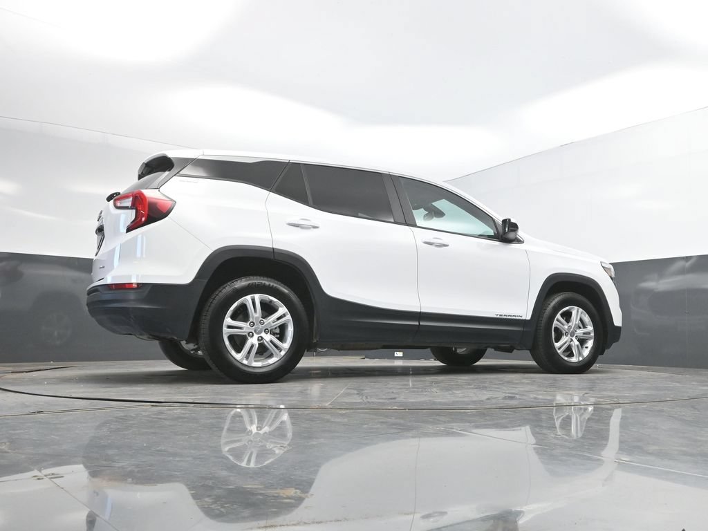 Used 2024 GMC Terrain SLE AWD/4WD image 39