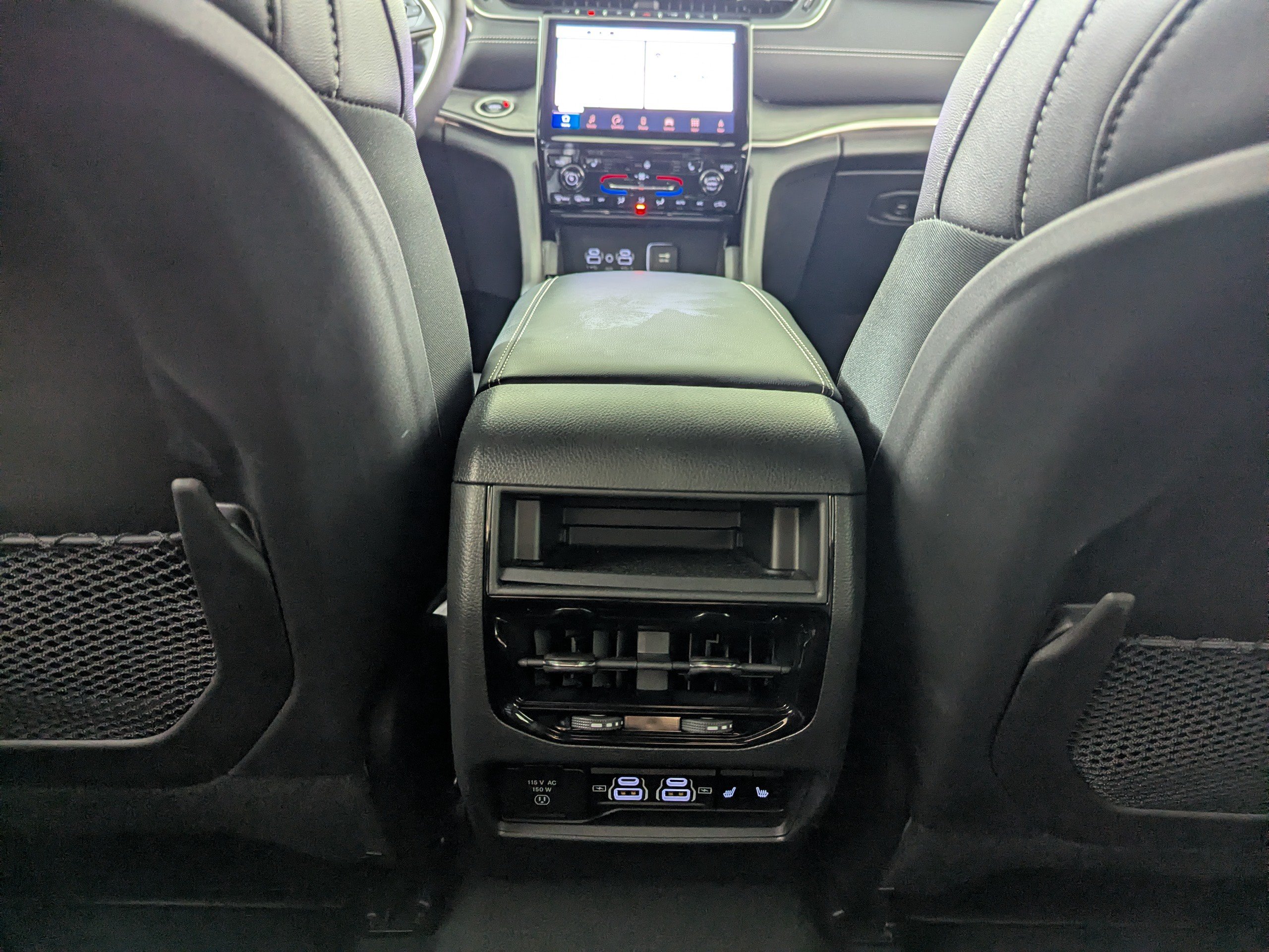 Used 2025 Jeep Grand Cherokee Limited w/ Trailer Tow Package RWD image 12
