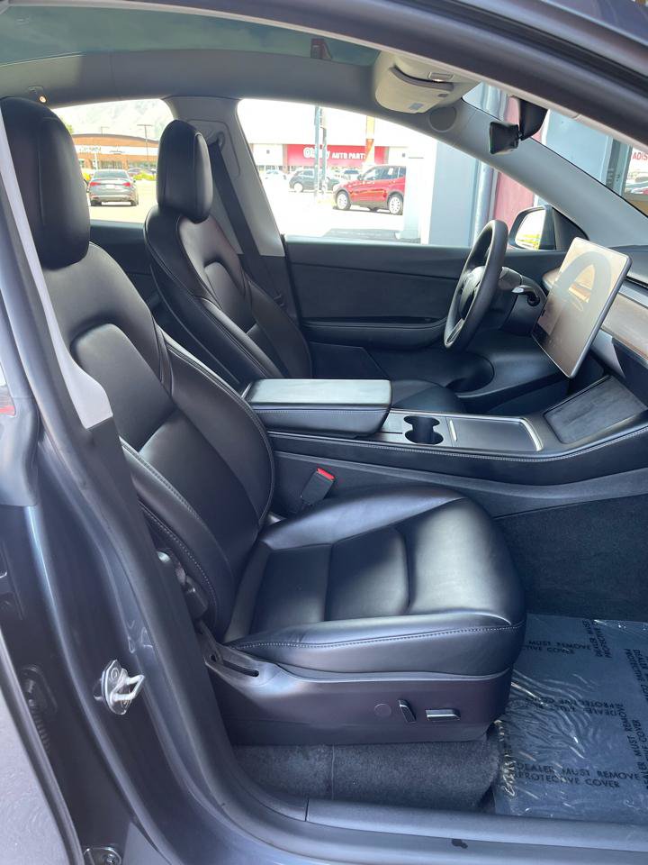 Used 2022 Tesla Model Y Performance AWD/4WD image 16