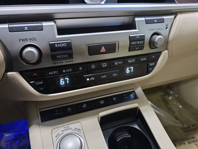 Used 2013 Lexus ES 350 w/ Luxury Pkg image 24