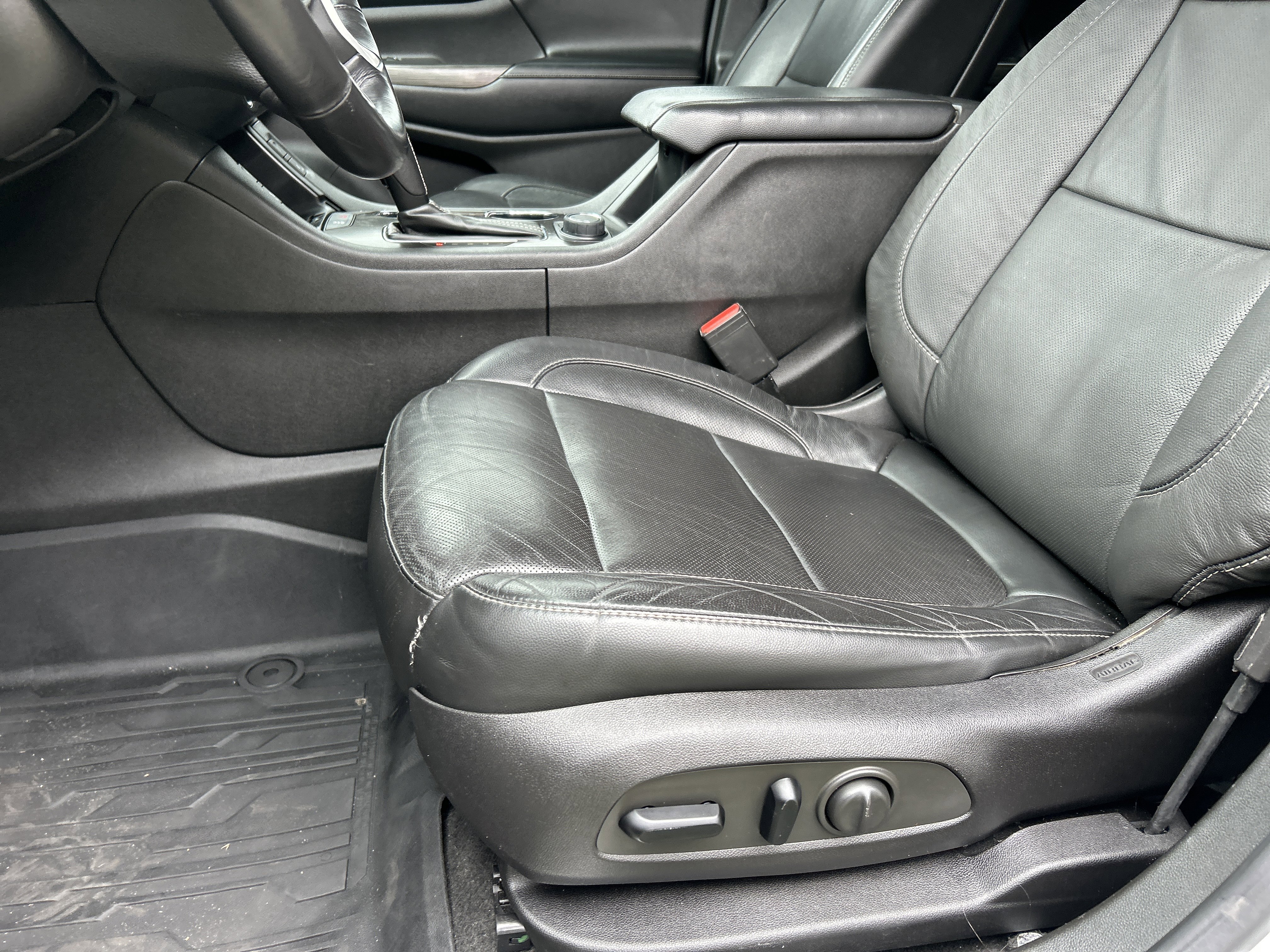 Used 2018 GMC Acadia SLT image 10