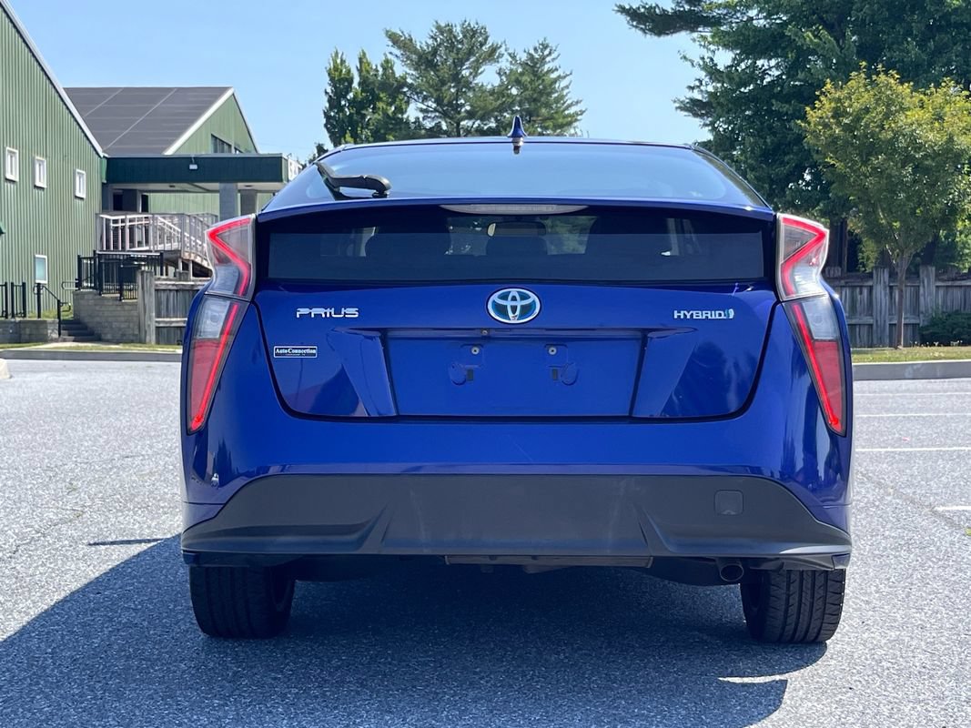 Used 2016 Toyota Prius Three Touring FWD image 7