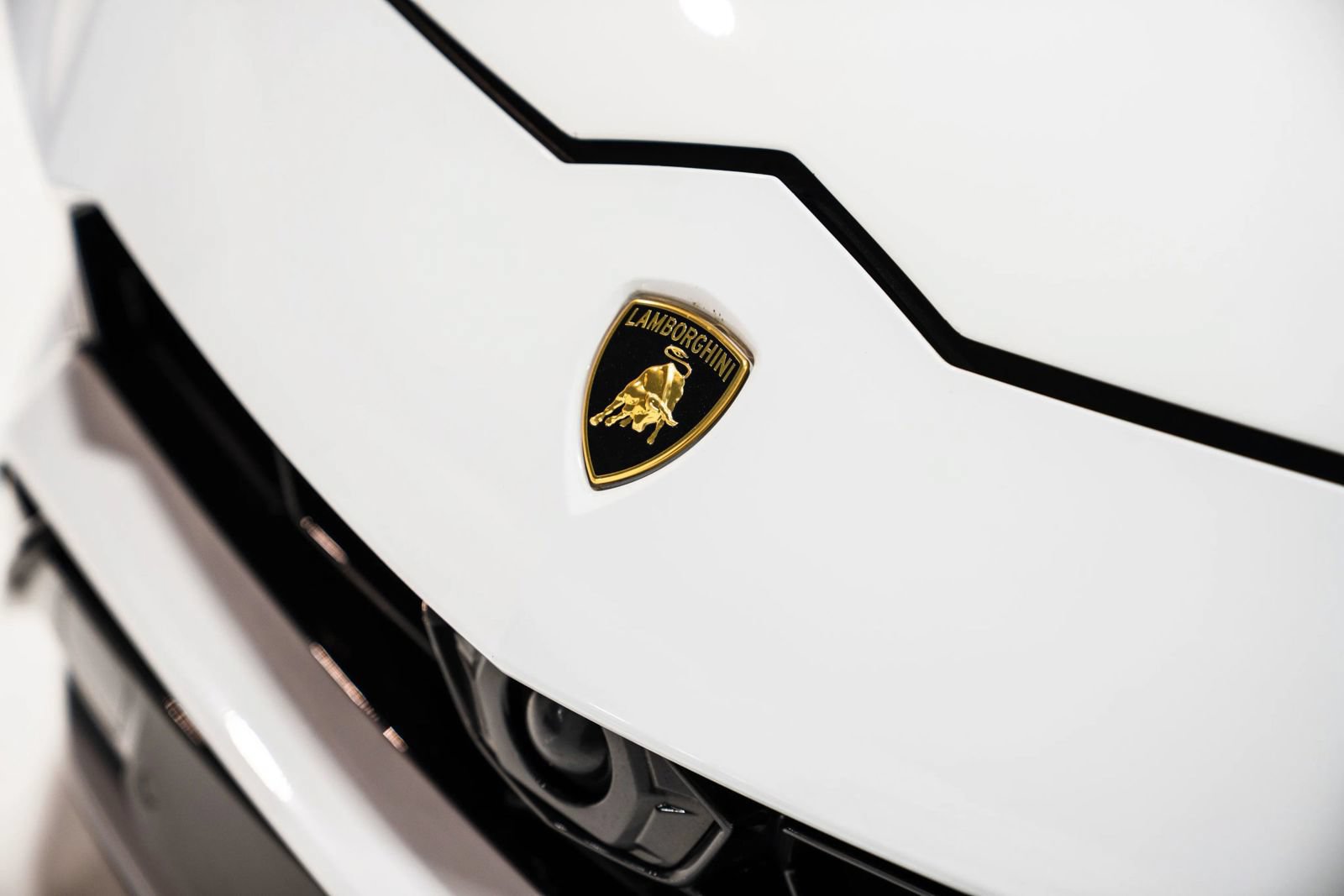 Used 2022 Lamborghini Urus AWD/4WD image 38