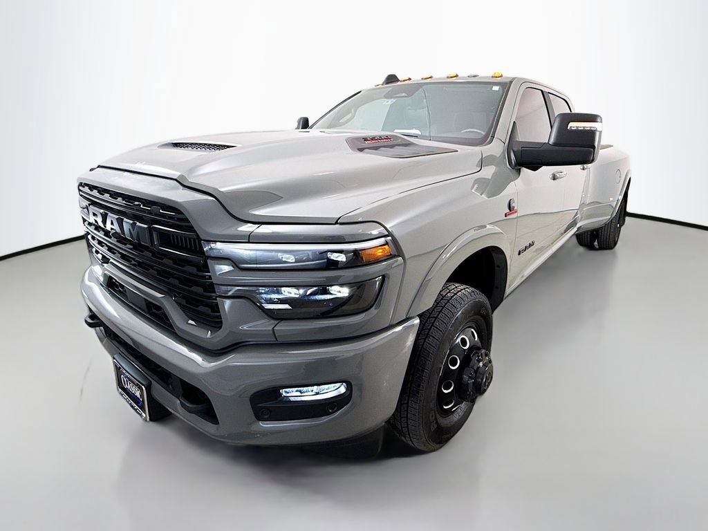 Used 2025 RAM 3500 Limited AWD/4WD image 3