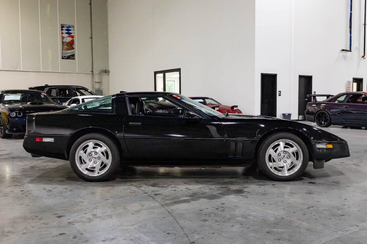 Used 1990 Chevrolet Corvette Coupe RWD image 7