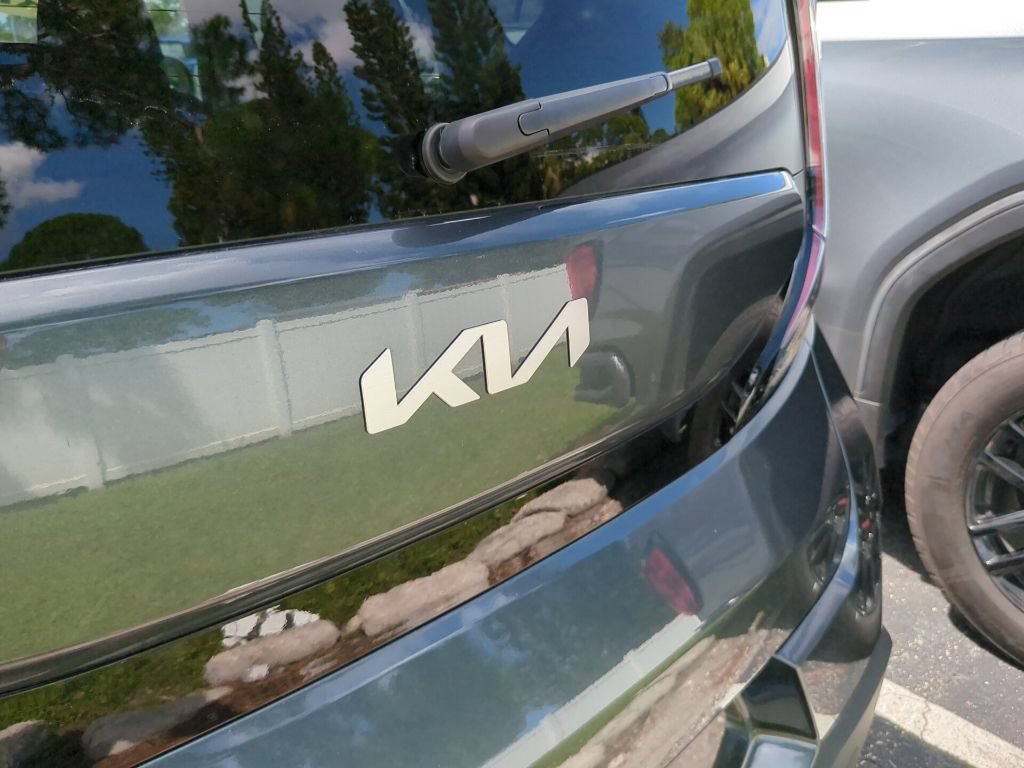 Certified 2025 Kia Soul LX w/ LX Technology Package FWD image 16