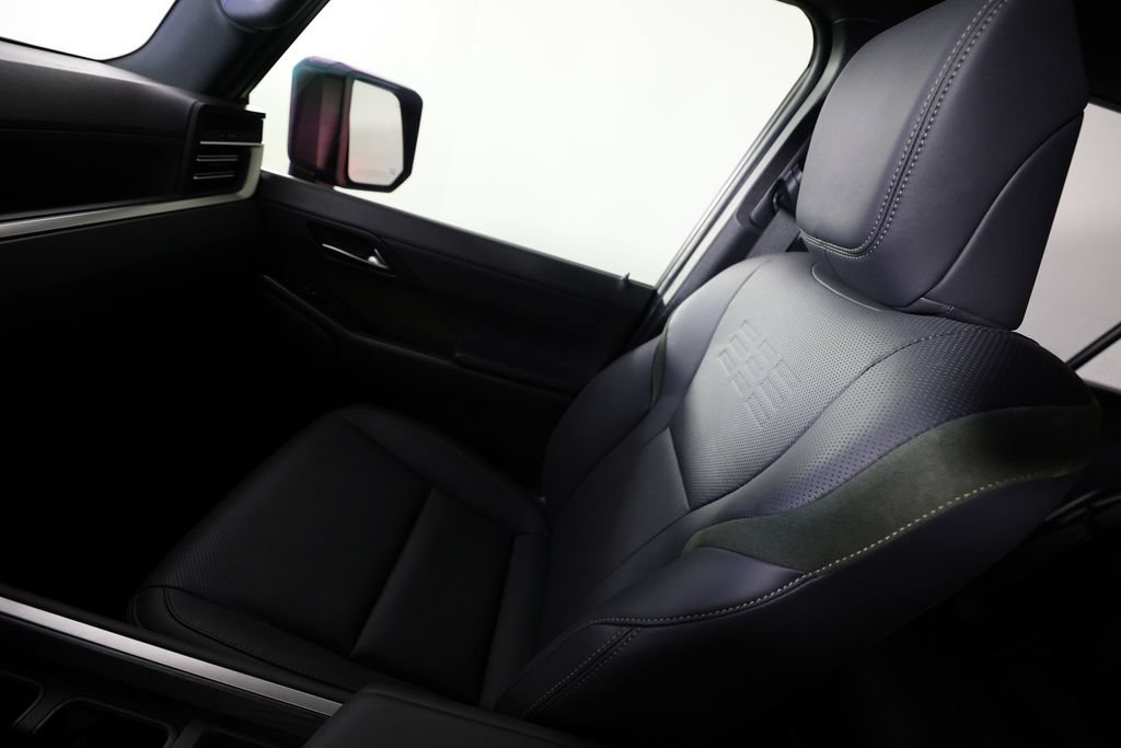 Used 2025 Lexus GX 550 AWD/4WD image 32