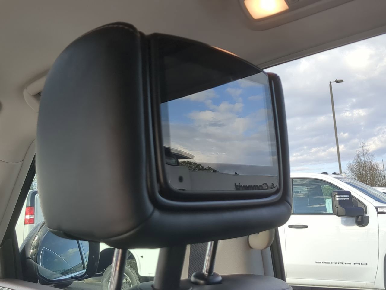 Used 2022 Nissan Armada Platinum w/ Captain's Chairs Package image 34