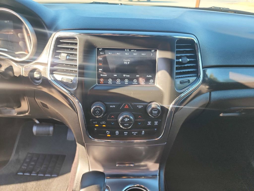 Used 2018 Jeep Grand Cherokee Laredo AWD/4WD image 22