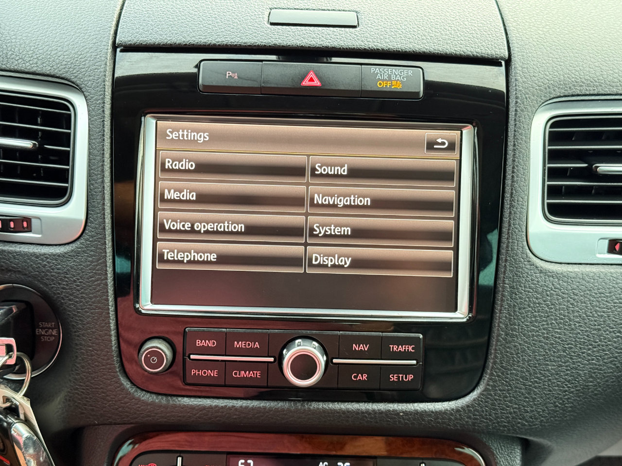 Used 2012 Volkswagen Touareg VR6 image 66